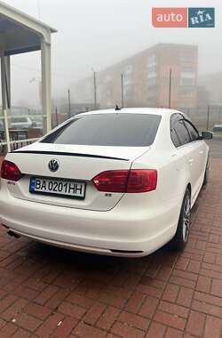 Седан Volkswagen Jetta 2013 в Знаменке