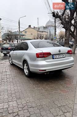 Седан Volkswagen Jetta 2015 в 