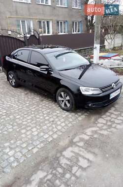 Седан Volkswagen Jetta 2012 в 