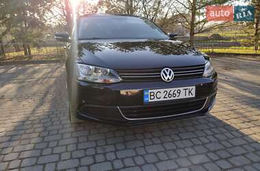 Седан Volkswagen Jetta 2014 в Львове