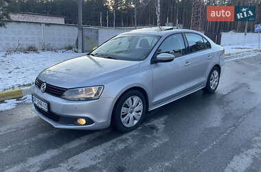 Седан Volkswagen Jetta 2012 в Києві