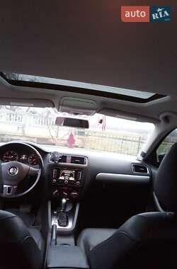 Седан Volkswagen Jetta 2012 в Коростышеве