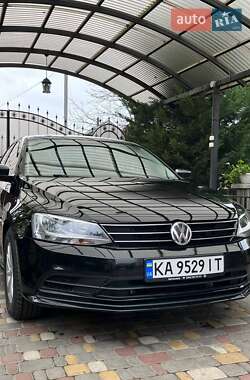 Седан Volkswagen Jetta 2015 в 