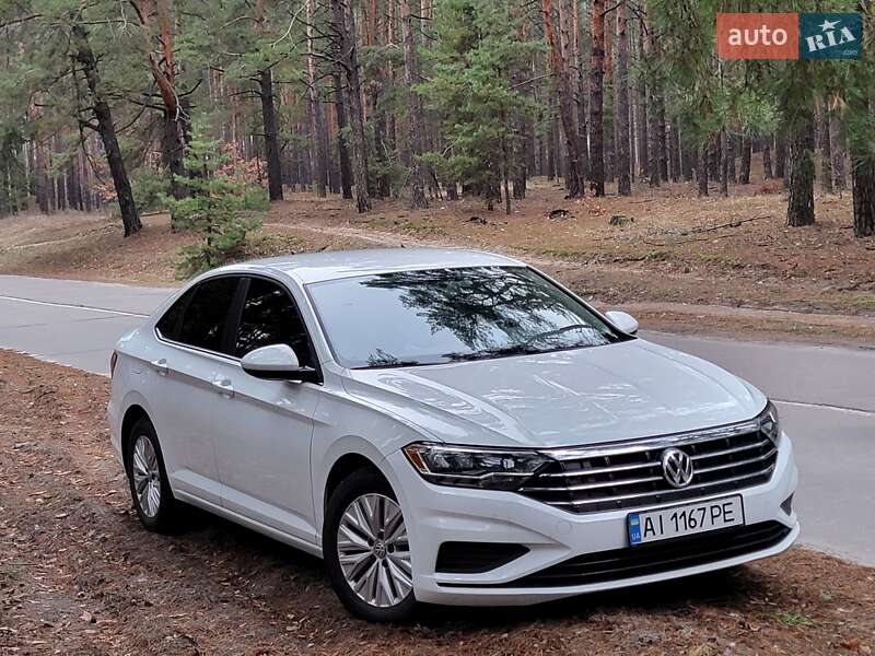 Седан Volkswagen Jetta 2020 в Києві