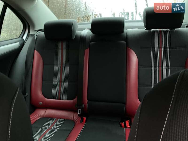 Седан Volkswagen Jetta 2012 в Киеве фото 6 Седан Volkswagen Jetta 2012 в Киеве