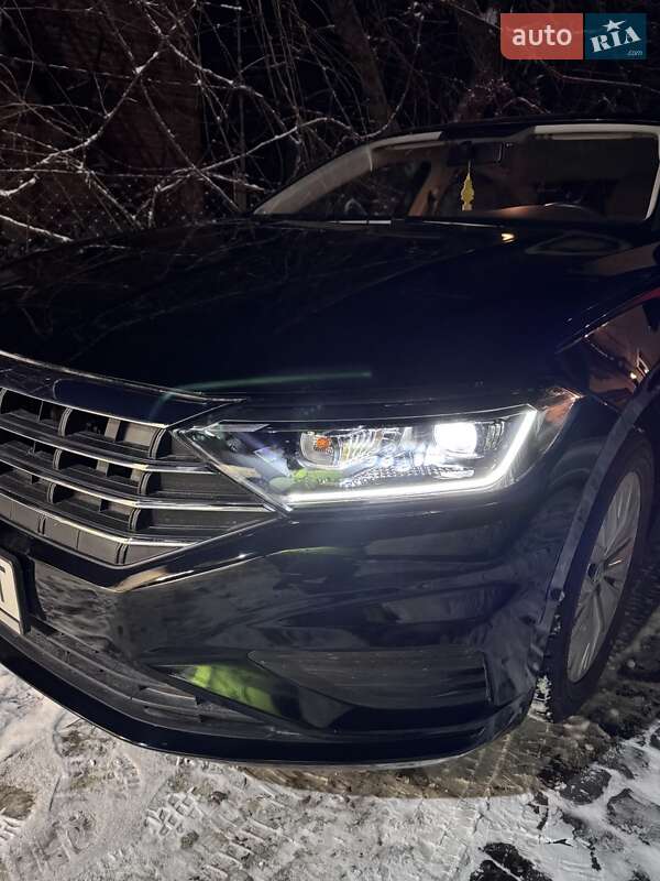 Седан Volkswagen Jetta 2020 в Львове