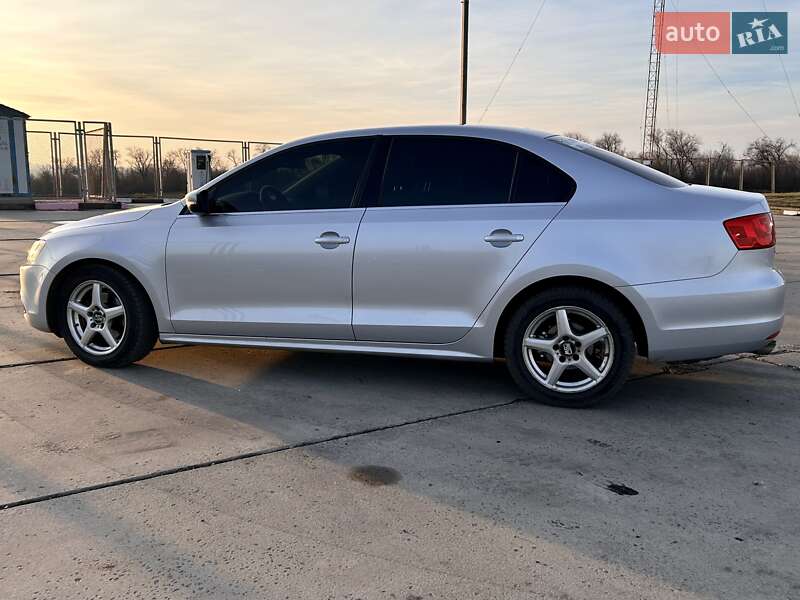 Седан Volkswagen Jetta 2013 в Новомосковске