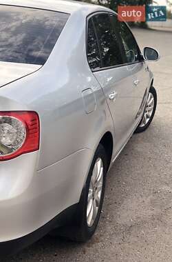 Седан Volkswagen Jetta 2009 в Лубнах