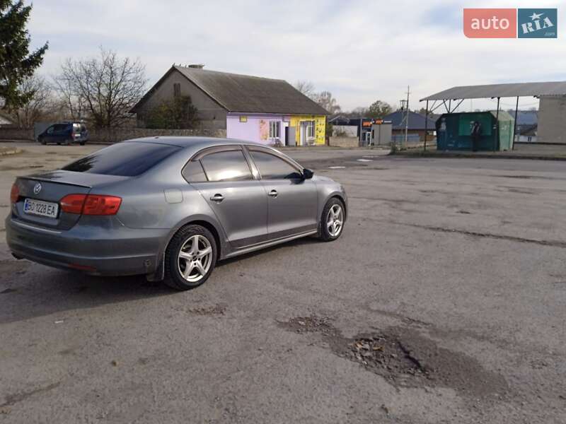 Седан Volkswagen Jetta 2012 в Ланівці