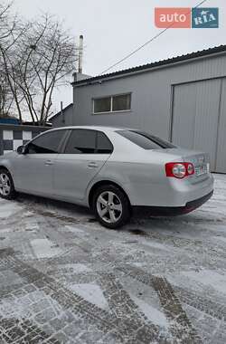 Седан Volkswagen Jetta 2005 в Старокостянтинові