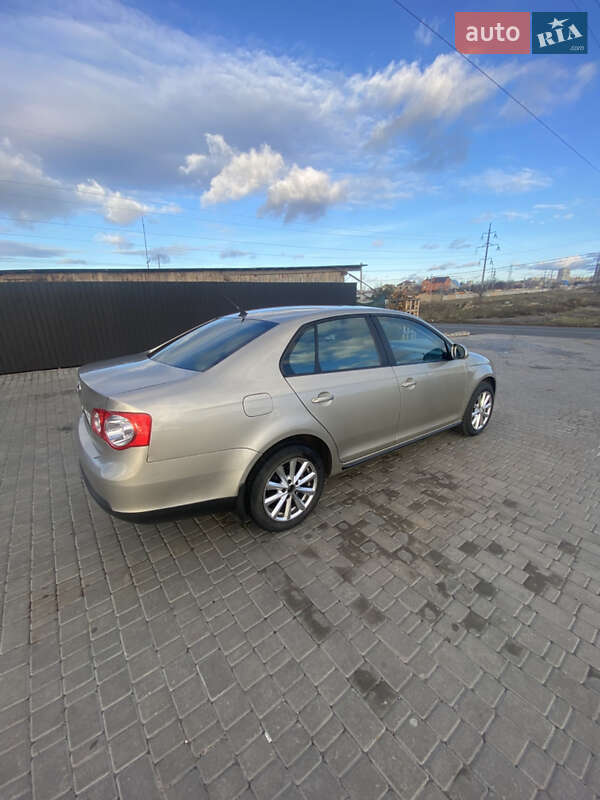 Седан Volkswagen Jetta 2006 в Одесі