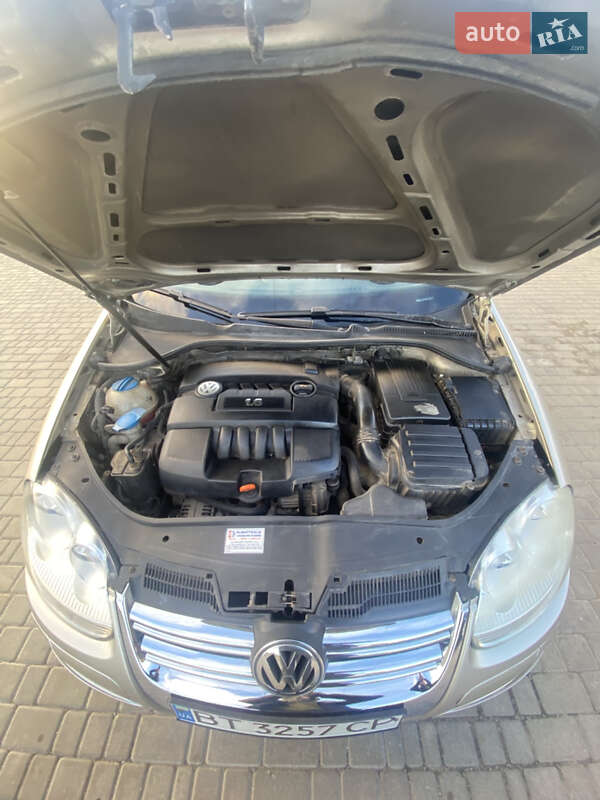 Седан Volkswagen Jetta 2006 в Одесі