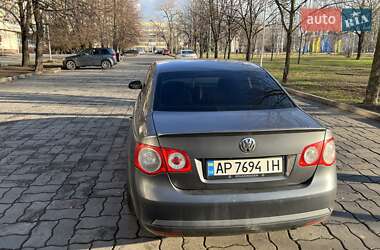 Седан Volkswagen Jetta 2005 в Запоріжжі