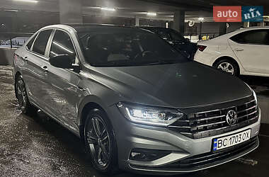 Седан Volkswagen Jetta 2020 в Львові