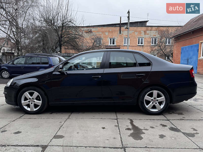 Седан Volkswagen Jetta 2009 в Лубнах