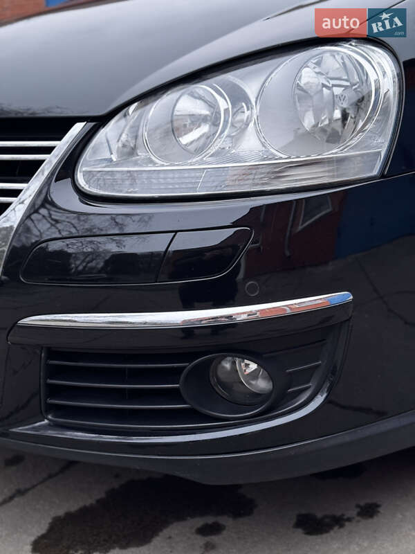 Седан Volkswagen Jetta 2009 в Лубнах