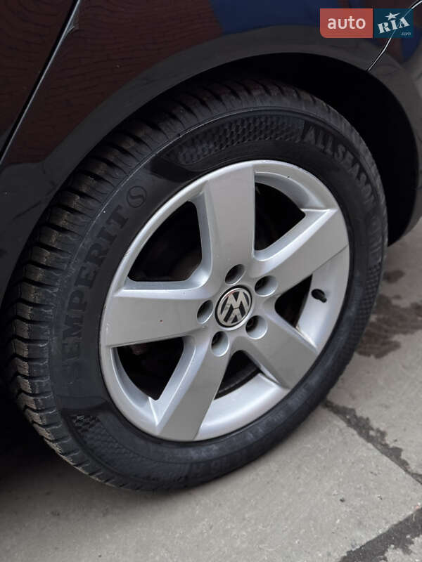 Седан Volkswagen Jetta 2009 в Лубнах