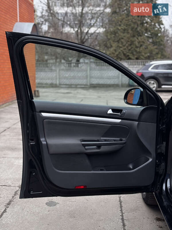 Седан Volkswagen Jetta 2009 в Лубнах