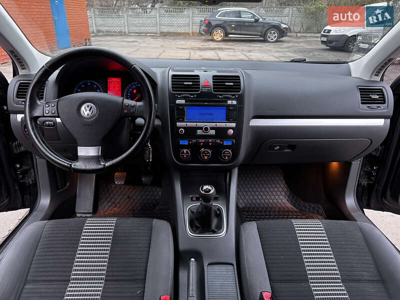 Седан Volkswagen Jetta 2009 в Лубнах