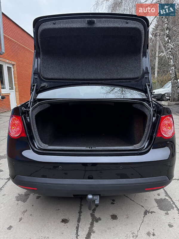 Седан Volkswagen Jetta 2009 в Лубнах