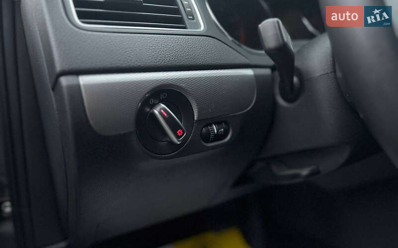 Седан Volkswagen Jetta 2015 в Ивано-Франковске