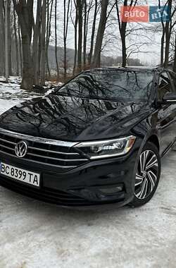 Седан Volkswagen Jetta 2018 в Львові