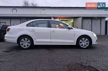 Седан Volkswagen Jetta 2017 в 