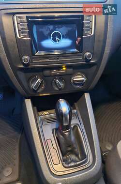 Седан Volkswagen Jetta 2017 в 
