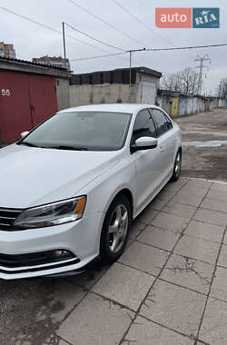 Седан Volkswagen Jetta 2015 в Харкові