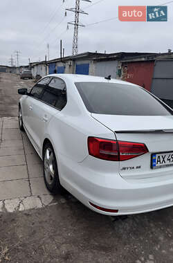 Седан Volkswagen Jetta 2015 в Харкові