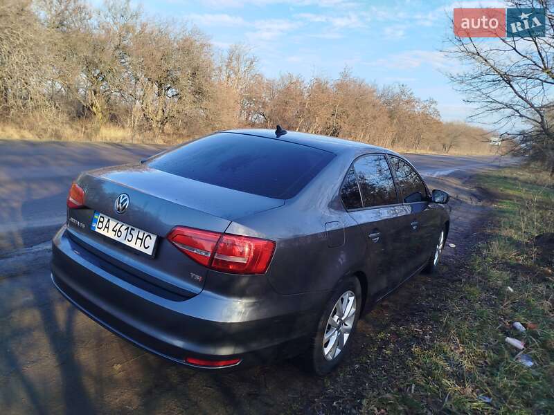Седан Volkswagen Jetta 2015 в Долинской