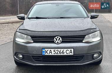 Седан Volkswagen Jetta 2012 в Днепре