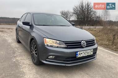 Седан Volkswagen Jetta 2016 в Лугинах