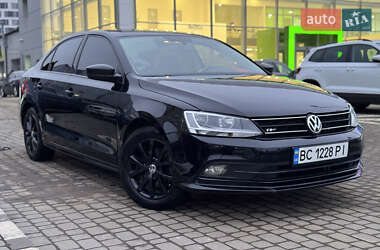 Седан Volkswagen Jetta 2016 в Львові