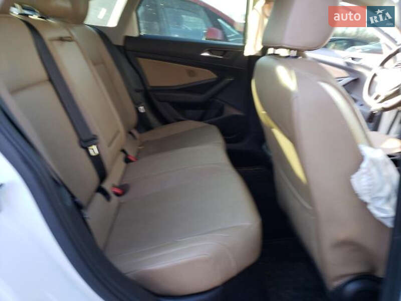 Седан Volkswagen Jetta 2019 в Одессе