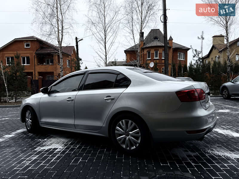 Седан Volkswagen Jetta 2012 в Полтаве
