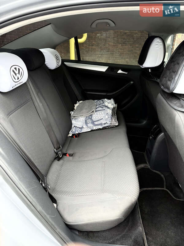 Седан Volkswagen Jetta 2012 в Полтаве