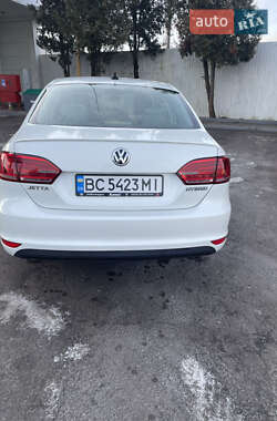 Седан Volkswagen Jetta 2013 в Львові