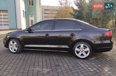 Седан Volkswagen Jetta 2014 в Львове