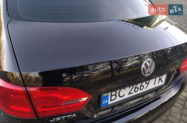 Седан Volkswagen Jetta 2014 в Львове