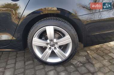 Седан Volkswagen Jetta 2014 в Львове