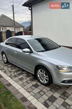Седан Volkswagen Jetta 2011 в 