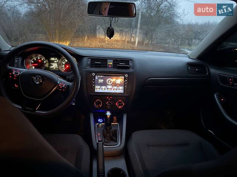 Седан Volkswagen Jetta 2015 в Сновську