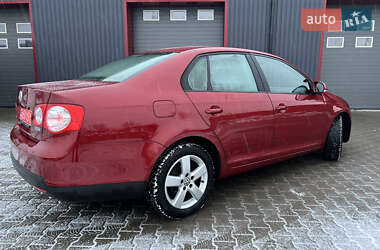 Седан Volkswagen Jetta 2009 в Лубнах