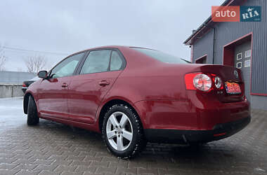 Седан Volkswagen Jetta 2009 в Лубнах