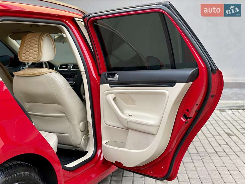 Універсал Volkswagen Jetta 2013 в Мукачевому