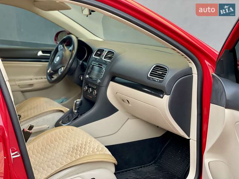 Універсал Volkswagen Jetta 2013 в Мукачевому