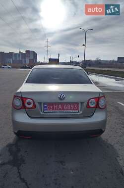 Седан Volkswagen Jetta 2006 в Луцке