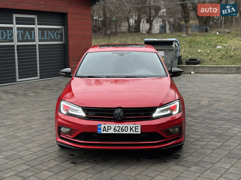 Седан Volkswagen Jetta 2016 в Запоріжжі