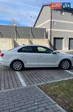 Седан Volkswagen Jetta 2015 в Ивано-Франковске